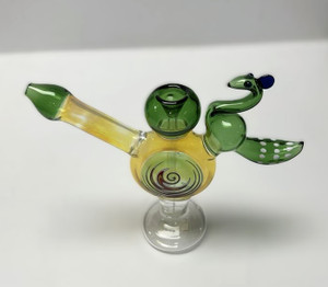 8in TALL LARGE CUSTOM BIRD BUBBLER with LARGE WIGWAG CENTER GOLD FUMED. LARGE CUSTOM PIECE WITH LARGE BOWL.