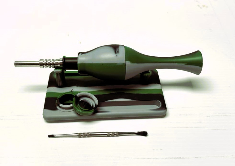 SILICONE 2 PART NECTAR COLLECTOR WITH PERC AND DAB STATION KIT 3 14mm TITANIUM TIP GOO JAR DAB TOOL AND STAND