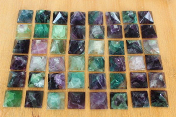 48 Super Top ! NATURAL PRETTY Bright-coloured FLUORITE CRYSTAL Pyramid HEALING