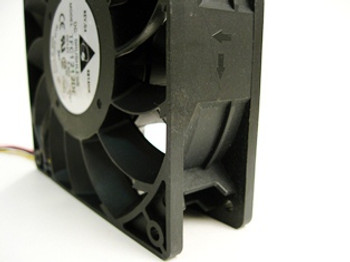 TFC1212DE Delta 120mm DC 12V 5200RPM 252CFM For Bitcoin Miner Powerful Server Case AXIAL cooling Fan TFC1212DE Delta 120mm DC 12V 5200RPM 252CFM For Bitcoin Miner Powerful Server Case AXIAL cooling Fan