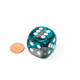 Chessex - Dado D6 de 30mm Gemini® Acero-Verde Azulado/Blanco