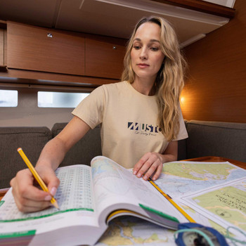 Musto 1964 Women's Tee Women - Oat, lifestyle
