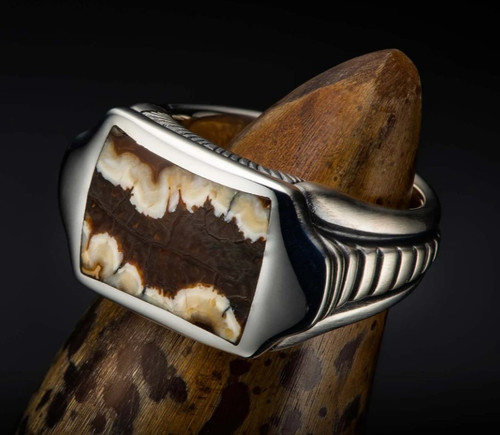Sleek Mammoth Tooth Ring [JROTH0721]