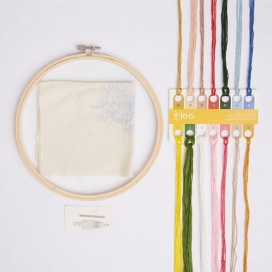 Flower Bouquet Embroidery Hoop Kit (1)
