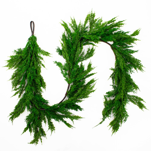 A 2m real touch cedar pine garland. A 2m real touch cedar pine garland.