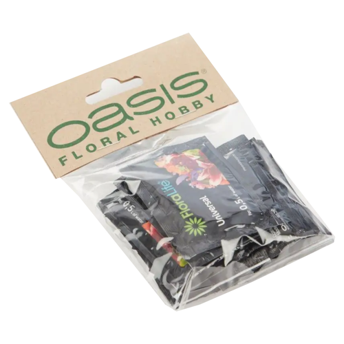 A Pack of 10 FloraLife Express Universal Clear Flower Food Sachets, 0.5L Water Amount.
