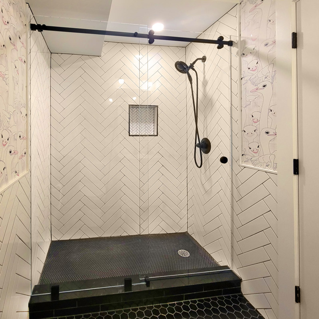 Sawa N。 SAV78 - Glass Simple Savannah 180° Sliding Shower Door System