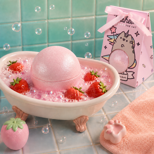 Pusheenicorn Sparkly Strawberry Bath Bomb