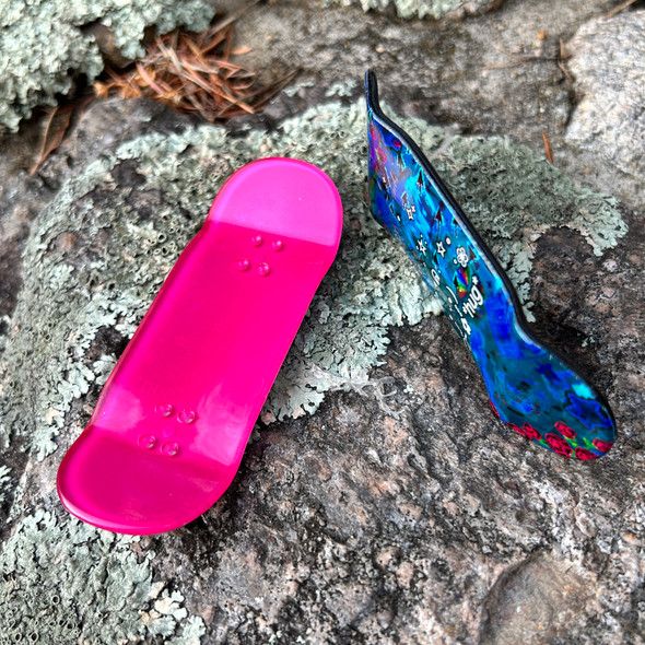 Ducky Deck Colored Polycarbonate - 34mm - Hug Night - Real Wear on Pink