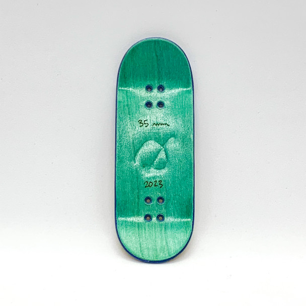 December Deck 32mm - FF Graphic Collab
