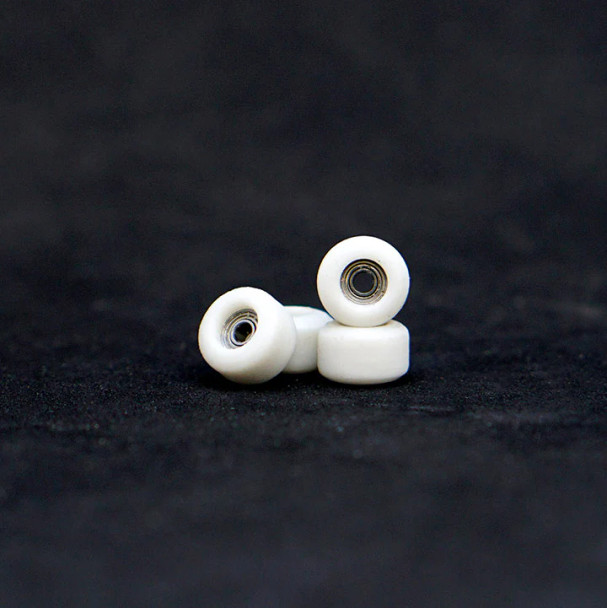 Oak Wheels Medium (M) OG White