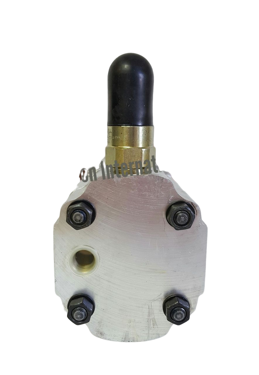 Mahindra Tractor Pump Hydraulic with Relief Valve 005552744R91