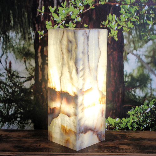 Elegant Onyx desk lamp, 16" - Bold natural veins and pattern