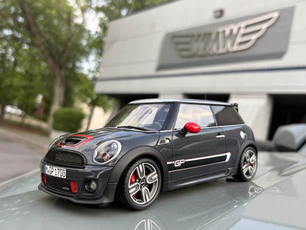 GP2 diecast model