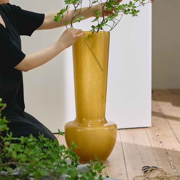 SHESAY Flower Vase with Bottom Balloon