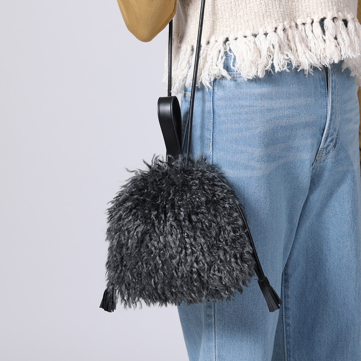 SHESAY Wavy Fur 2-way Pouch Bag