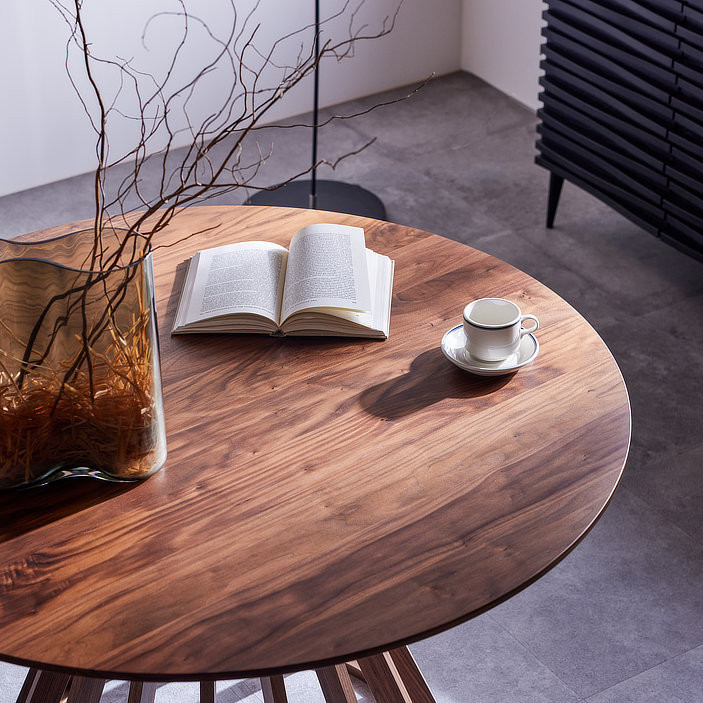 Legnatec Arachne Dining Table