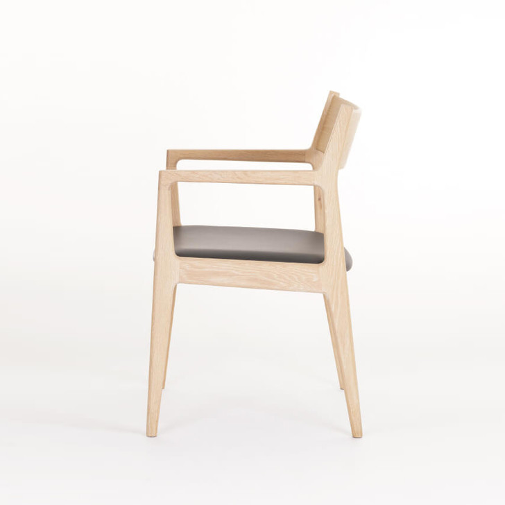 CH105 Resta Chair 01