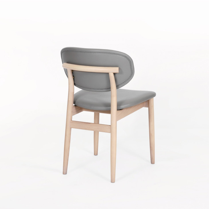 CH121 ATLAS CHAIR 01