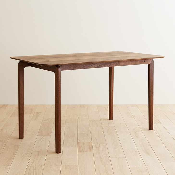 LISCIO Dining Table