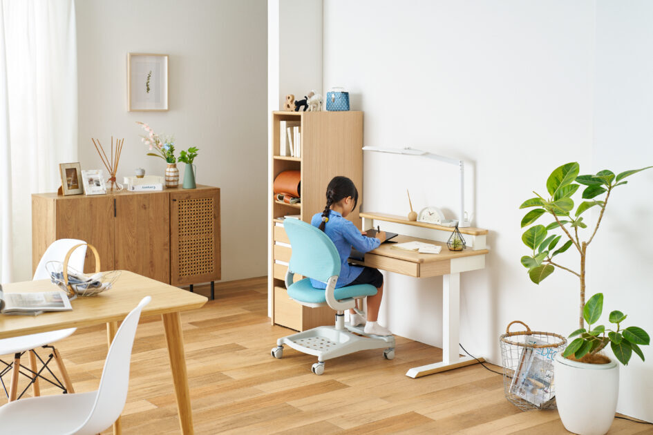 anddesk-scene007-a-01-945x630.jpg