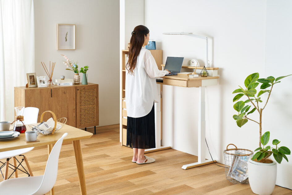 anddesk-scene007-b-01-945x630.jpg