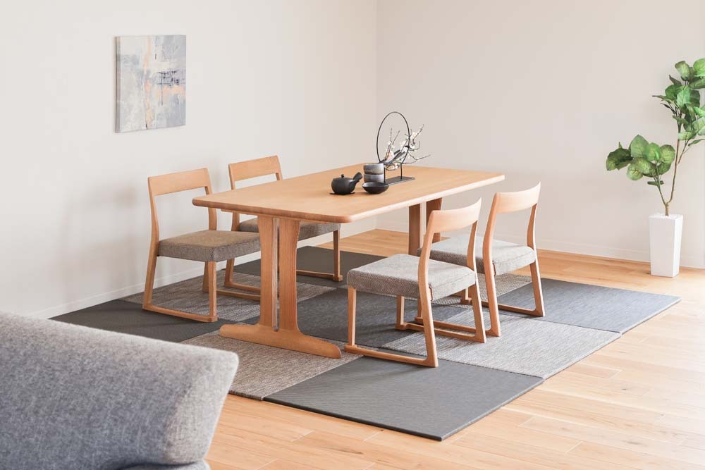 marc-dining-table-2-m01.jpg