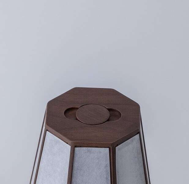 occasional-stand-212-01.jpg
