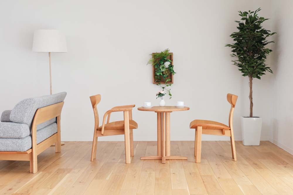 pollock-chair-m02.jpg