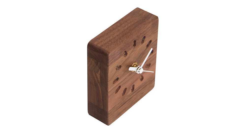 small-clock-2-pit-walnut-02.jpg