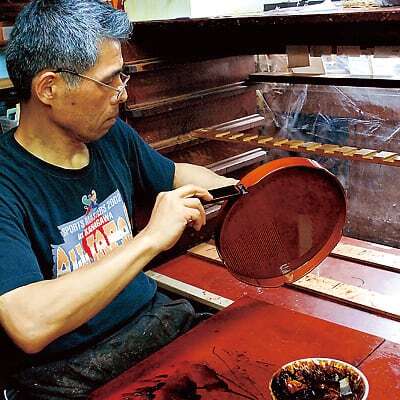 tipo-pendant-walnut-hida-shunkei-lacquer.jpg