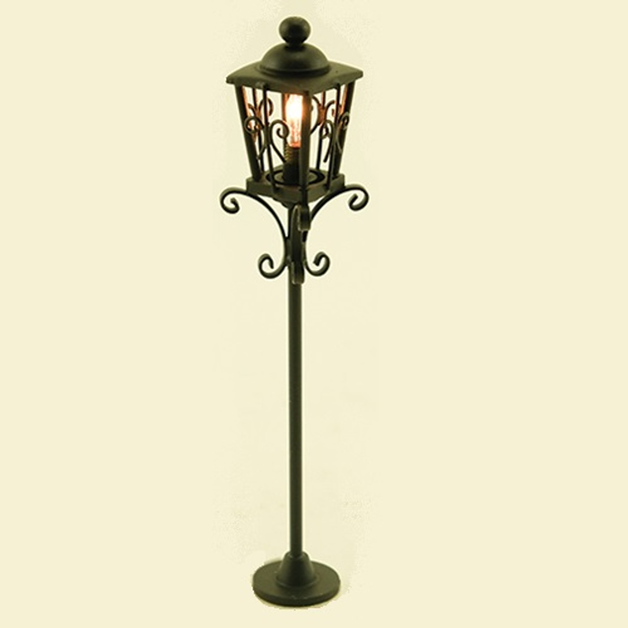 Ornate Iron Post Lamp (MH1010) lit