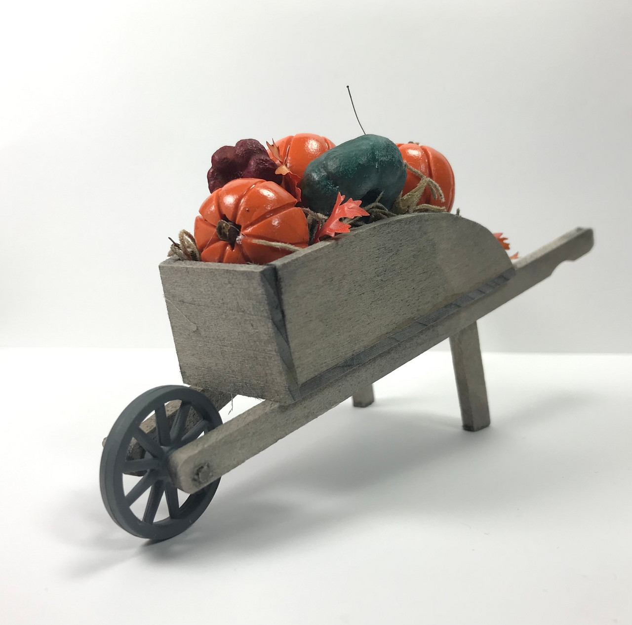 Wheelbarrow Filled with Pumpkins (SMSSH520)