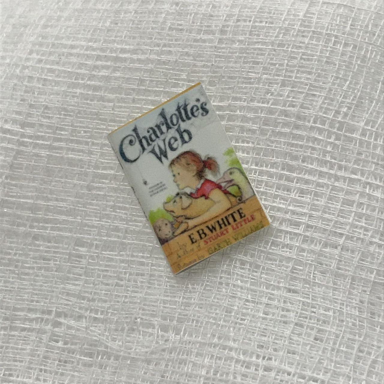 Charlotte's Web dollhouse miniature (book)