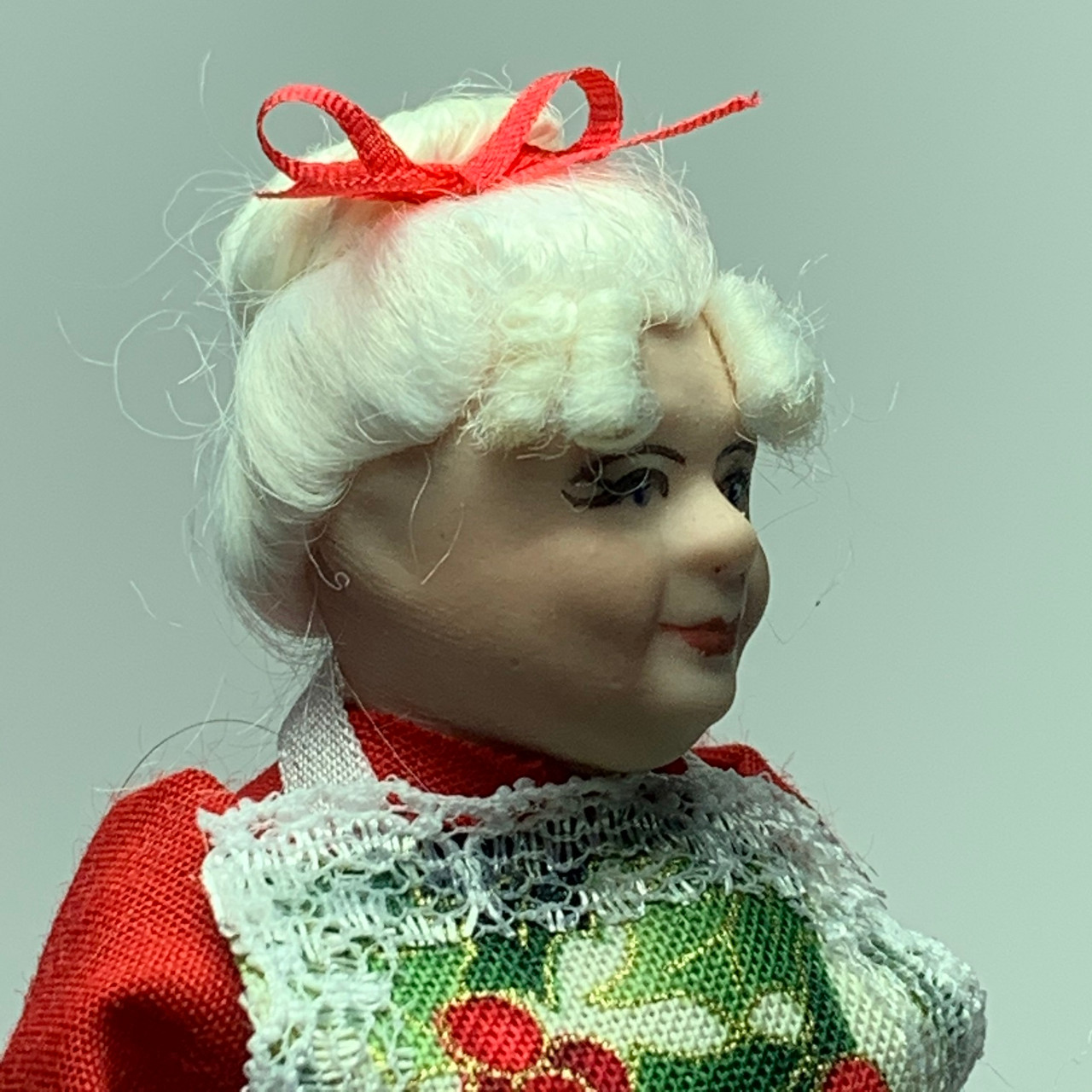 Mrs. Claus (CDD2035) face profile