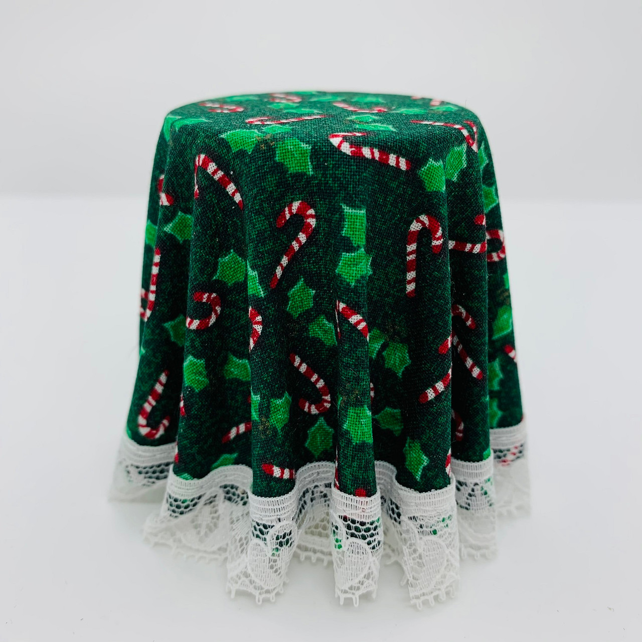 Skirted Table-Christmas, Green (CB123G)