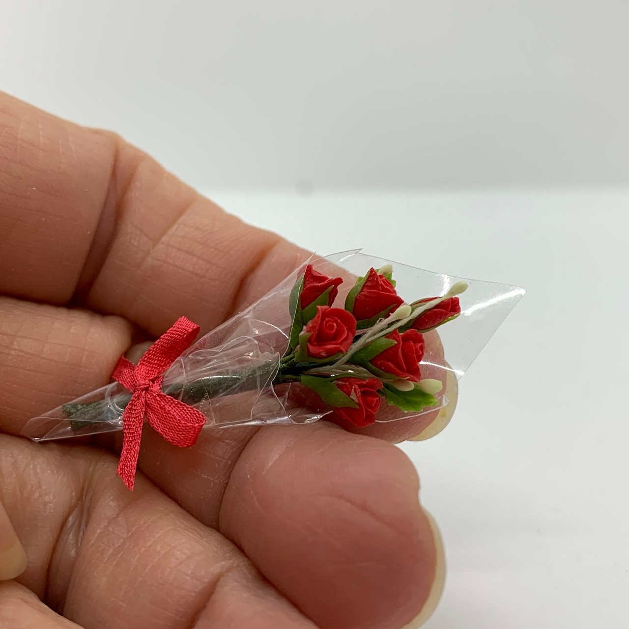 Six Rose Bouquet, Red (N8004RD)