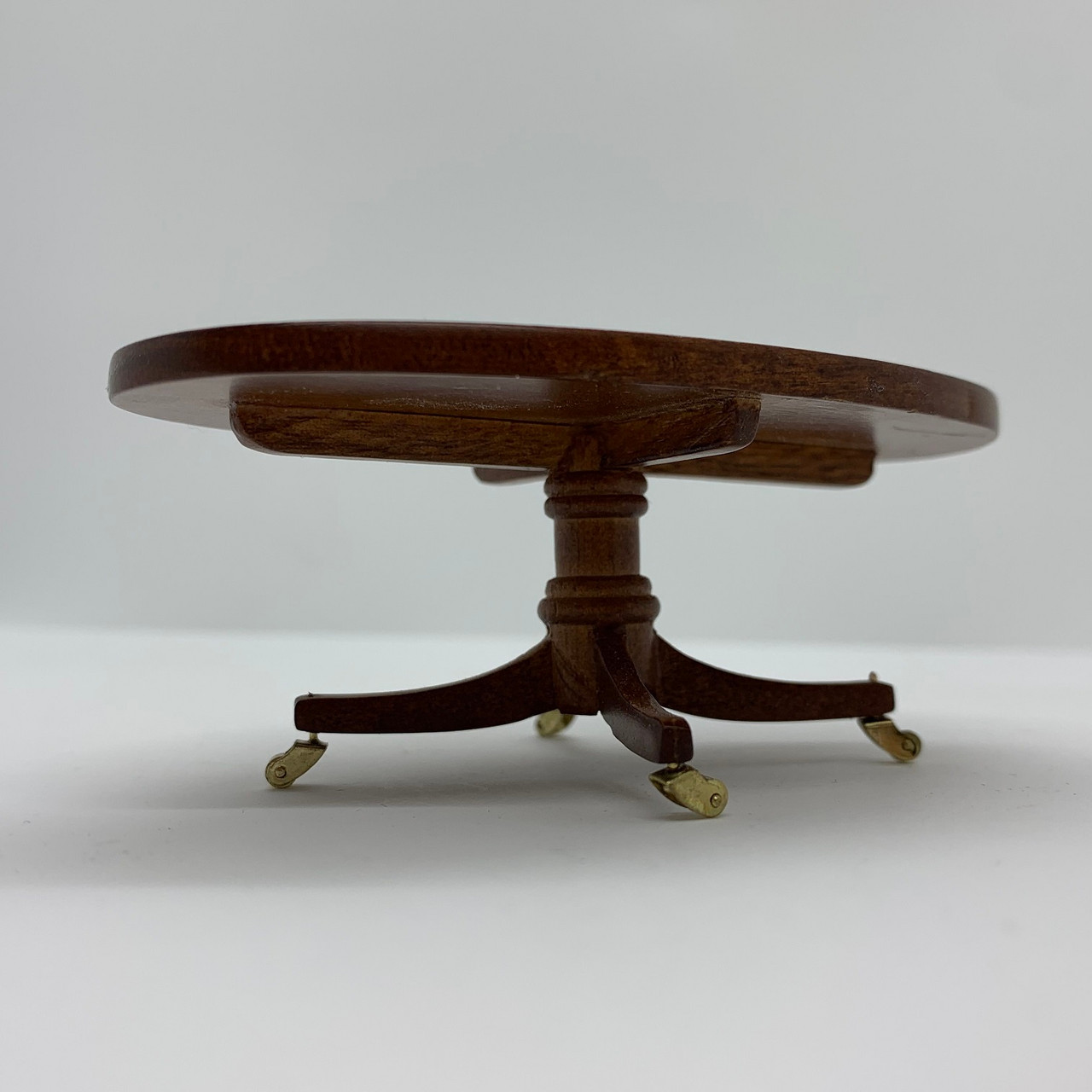 Oval Coffee Table (UFN1017); view from beneath