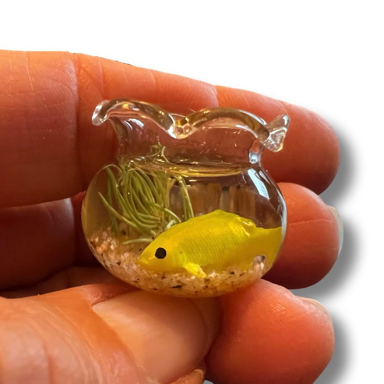 UFN0003 - Glass Bowl w/Goldfish (Yellow)