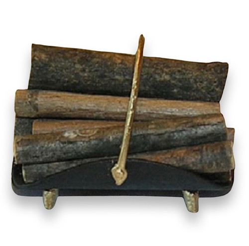 IC2450-1 - Log Holder w/Logs (black & gold)