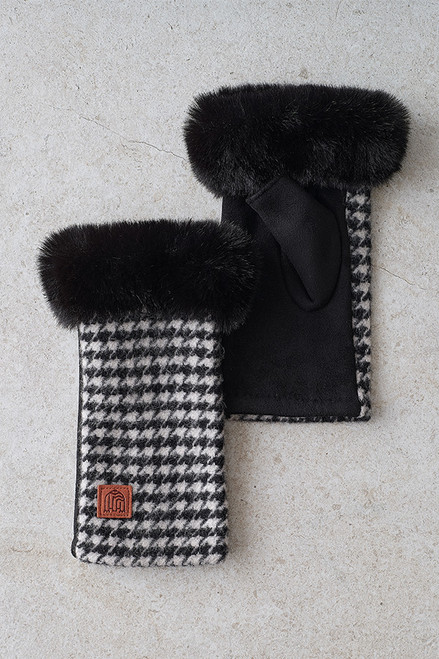 Lambswool Fingerless Mittens in  Black & White Dogtooth Lambswool Fingerless Mittens in  Black & White Dogtooth