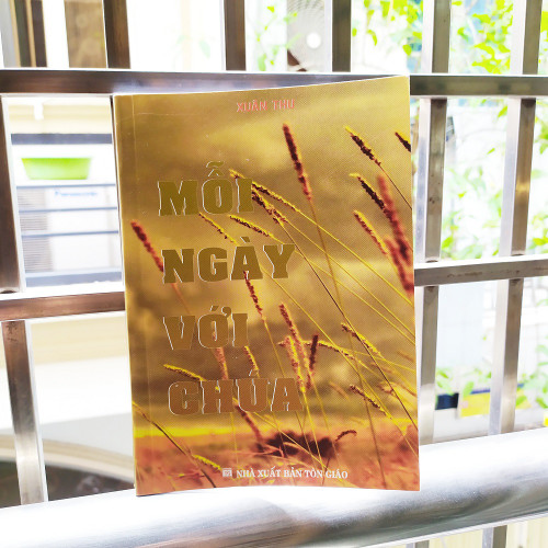 Sách Mỗi Ngày Với Chúa - KGXT-0168 Sách Mỗi Ngày Với Chúa - KGXT-0168