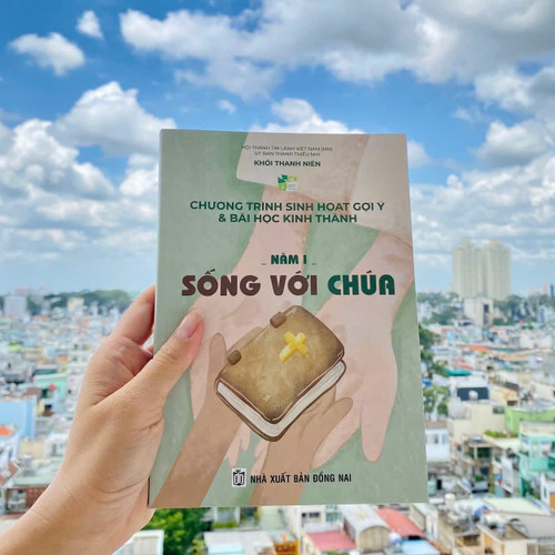 Sách Chương Trình Sinh Hoạt Gợi Ý và Bài Học Kinh Thánh Thanh Niên - SỐNG VỚI CHÚA - KTN-2662
