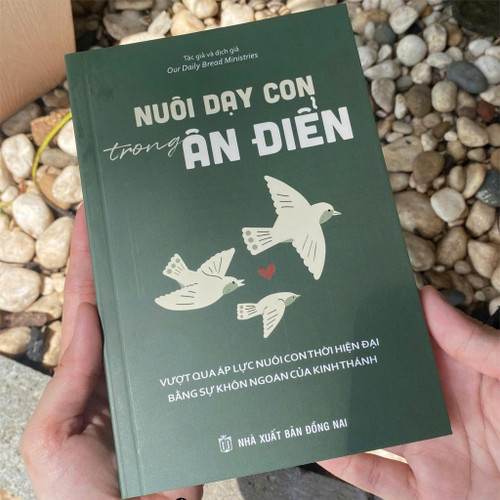 Sách Nuôi Dạy Con Trong Ân Điển - ODB-2695