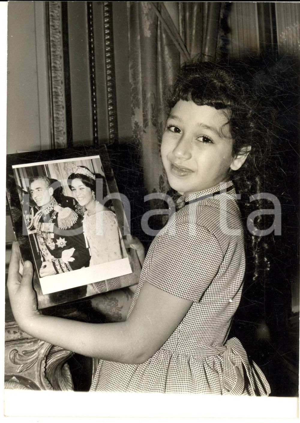 Fotografia d epoca originale 1962 TOURS Petite Christiane TROUVE invitée par Farah DIBA en Iran Photo 13x18 1