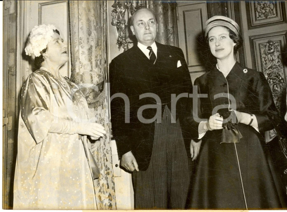 Fotografia d epoca originale 1959 PARIS Regina Madre e principessa Margaret in visita con sir Gladwyn JEBB 1