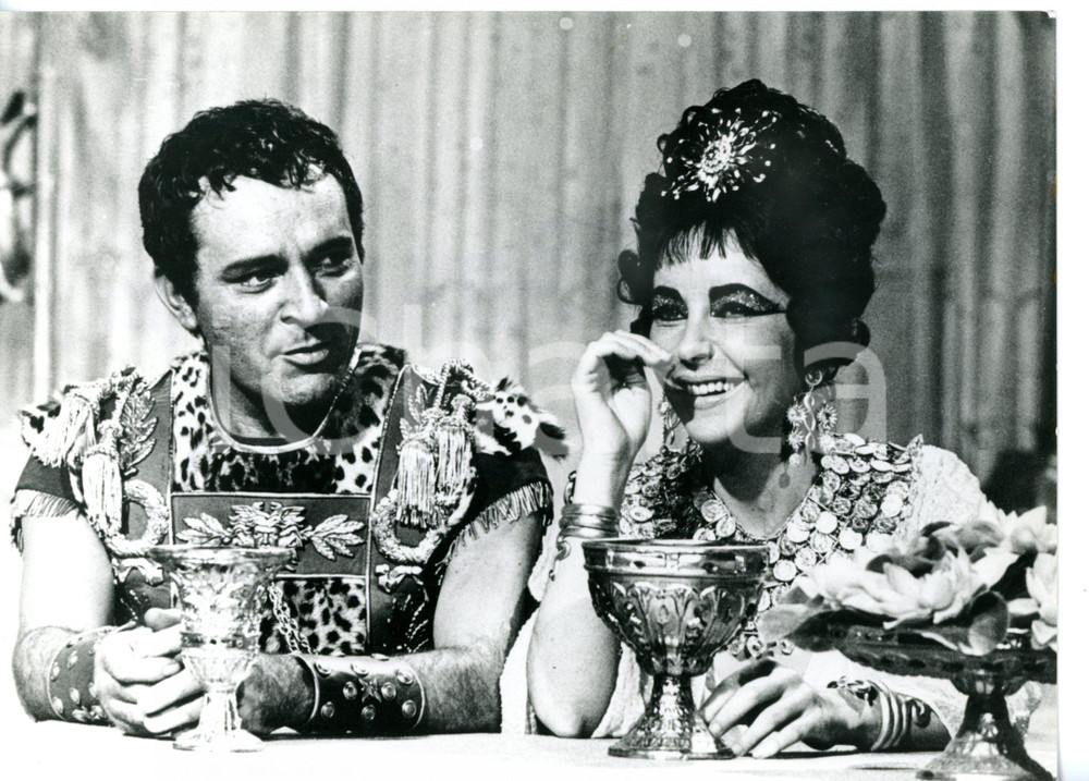 1962 CINEMA Film "Cleopatra" - Elizabeth TAYLOR e Richard BURTON sul set *Foto