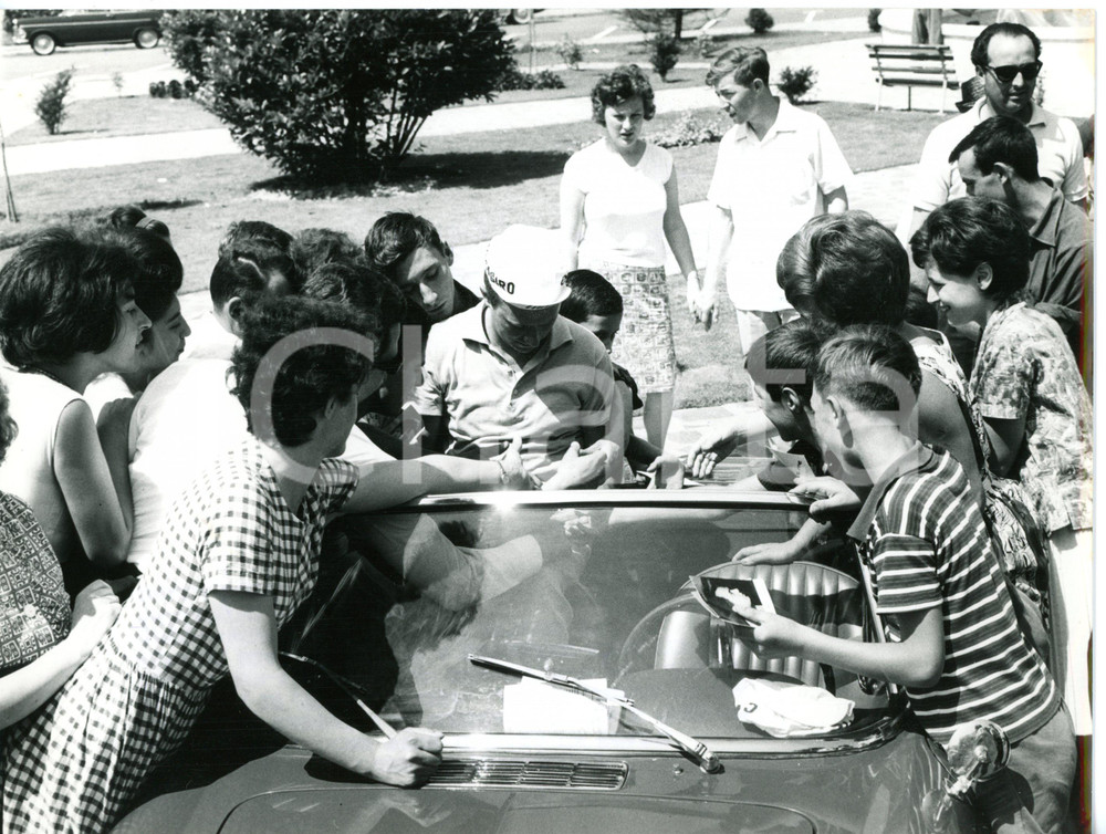 1963 JESOLO - II CANTAGIRO Nico FIDENCO circondato dai fan *Foto 24x18 cm