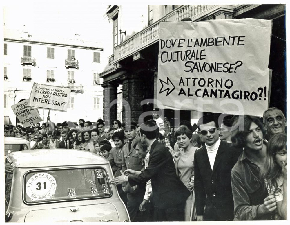 1968 SAVONA Manifestazione studentesca contro CANTAGIRO ed Ezio RADAELLI *Foto