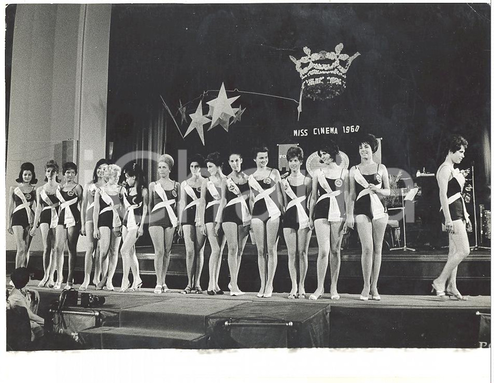 1960 SALSOMAGGIORE TERME Le finaliste di MISS CINEMA sul palco *Foto 24x18 cm